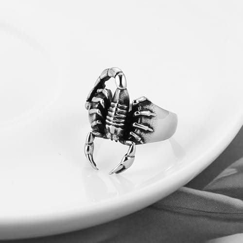 HZMAN Gothic Stainless Steel Scorpion Ring for Men Halloween Jewelry