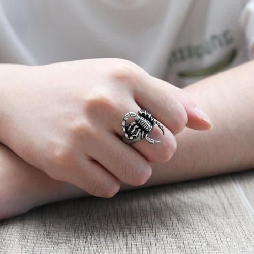 HZMAN Gothic Stainless Steel Scorpion Ring for Men Halloween Jewelry